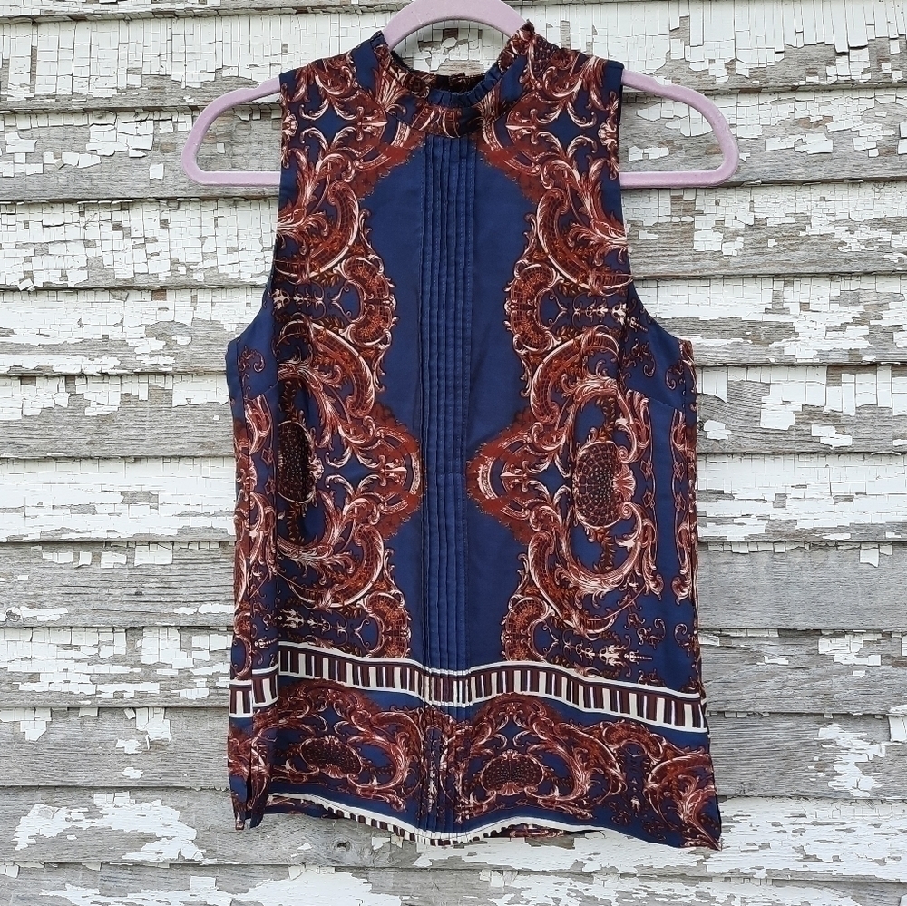 🌟 Aryn K top size small